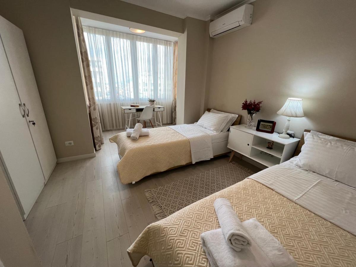 Grand New Bazaar Apartment ติรานา ภายนอก รูปภาพ