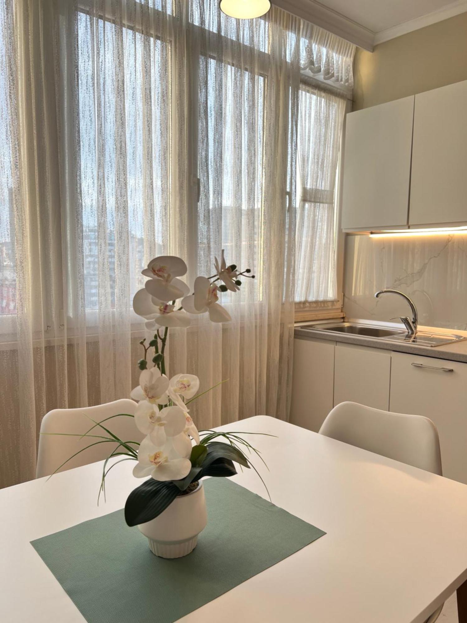 Grand New Bazaar Apartment ติรานา ภายนอก รูปภาพ